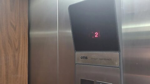 Mediocre 1984 Otis Series 1 Hydraulic Elevator at Parkway Office Plaza (Myrtle Beach, SC)