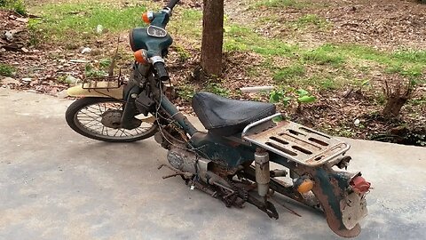 Completely Restored Rusty Old 1981 HONDA Super Cub Motorcycle / Old Abandoned Motorcycle Restoration