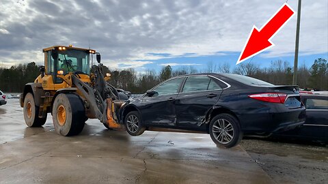 I TOOK A CHANCE AND BOUGHT A TOYOTA CAMRY WITH REAR QUARTER PANAL DAMAGE FROM IAA SALVAGE AUCTION!