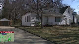Amherst neighbors concerned about mystery smell at vacant house