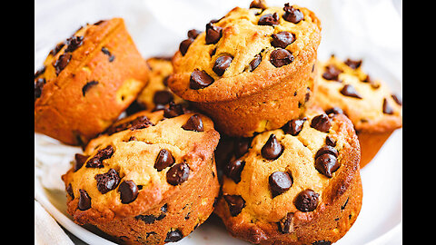 ONLY THREE INGREDIENTS PUMPKIN CHOCOLATE CHIP CUPCAKES