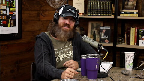 The Birthplace of 'Duck Dynasty' & When Jase Beat All His High School Coaches at Dominoes | Ep 380