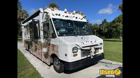 Gorgeous Professional 26' Chevy Workhorse | Mobile Restaurant Bistro Food Truck for Sale in Florida