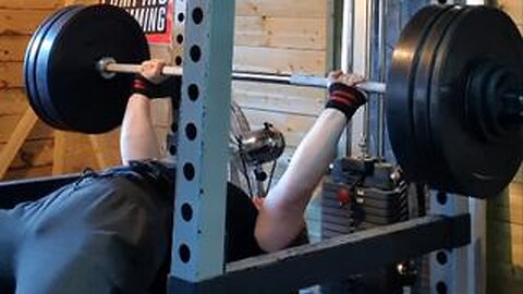 97.5 Kgs x 10 Bench Press. NEW REP PR!