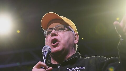 Tim Walz facing criticism over military history | NewsNation Now