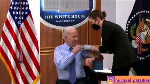 Joe Biden: Τετάρτη δόση σε ζωντανή μετάδοση. Second booster shot live.