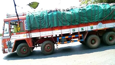 Heavy Load 12 wheel Truck Ashok Leyland lorry driver struggles in Dhimbam hills hairpin bend road