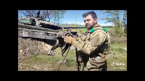 #Ukraine A Russian T 72B3 tank with some damage was captured by Ukrainian forces in #Kharkiv Oblast