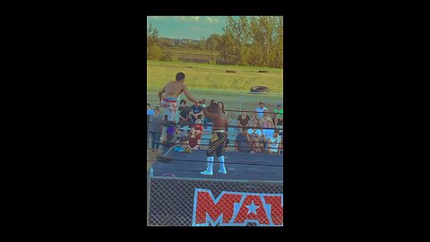 SKYDIVING SMACKDOWN 🎥🌴👊🏾🩸 #prowrestlingtraining #prowrestlingmemes #wwenxt #aewdark #indywrestling