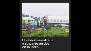 Un avión se estrella y se desmorona durante aterrizaje en Bombay
