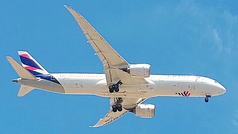 Boeing 787-9 CC-BGE vindo de Guarulhos para Fortaleza