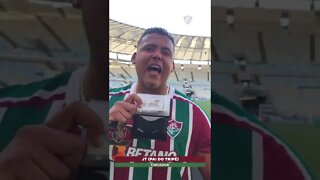 PEQUENO CRAQUE: TRIPÉ BATE BOLA NO MARACA