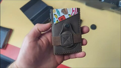 Aiuwo Card Wallet Minimalist Wallet for Men with AirTag Slot Slim Wallet RFID Blocking