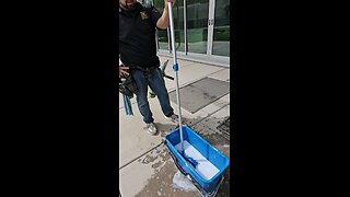 Deep cleaning screens