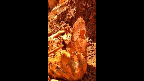 Quartz mining | quartz specimen | quartz crystal | gemstone | khushall gems |