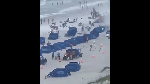 TORNADO🏖️🤽‍♂️🏊🌪️RIPS THROUGH FLORIDA POPULAR BEACH⛱️🌪️🏖️🌊🏄💫