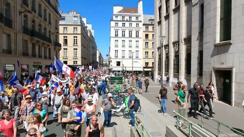 Marche nationale pour les libertés place du Palais Royal à Paris le 02-07-2022 - Vidéo 6