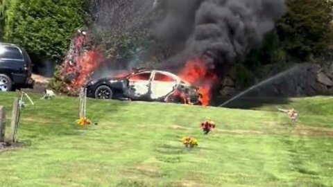 Car bomb explodes at Washington funeral, police search for suspect