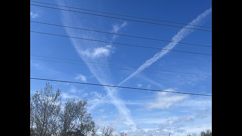 Sky criminals early! Lake Charles, La 12.18.22 #lookup #weatherwarfare