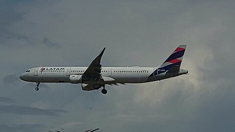 Airbus A321 PT-XPJ vindo de Guarulhos para Manaus