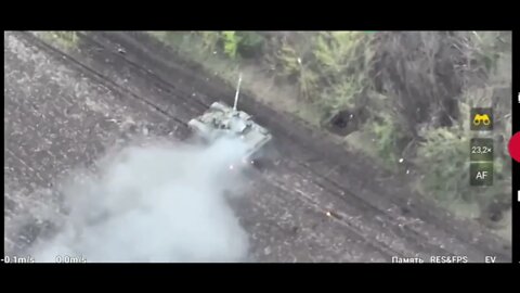 A Russian drone filmed a Ukrainian T-64BV being seriously damaged near Avdiivka, Donetsk Oblast!