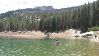 Horseshoe Lake in Mammoth Lakes, CA