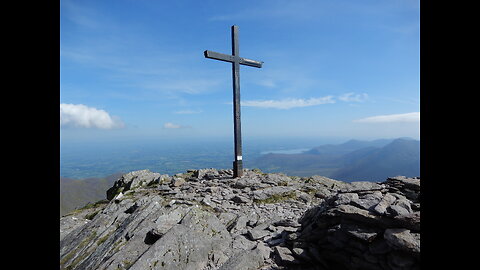 Hike to Carrauntoohil (Corrán Tuathail), Ireland's Highest Mountain, near Killarney