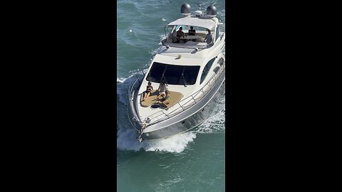 Azimut 55 fly ‘Thales’ | Charter Ready #yachtingwithchristos