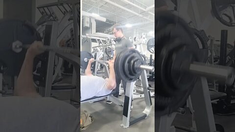 300lbs for reps, Crazy 🤪 old man