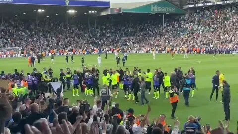 ONE LUCAS MOURA! SPURS FANS SERENADE LUCAS MOURA!