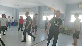 Tai chi Unidad, practicando al forma de abanico 18