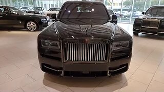 Rolls Royce Cullinan Black Badge woth orange brake calipers at Braman Rolls Royce in Miami [4k 60o]