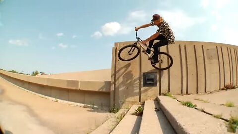 MTB Street Riding in Montreal - The Rise MTB Videos