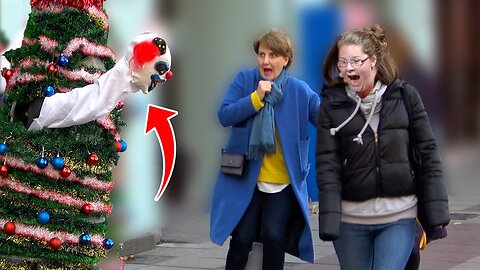 New Year's Pranks Compilation 🤣 Santa Claus, Christmas Tre, SCARY SNOWMAN PRANK 🤣