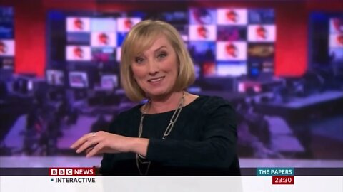 BBC News - Martine Croxall forgets to put on her microphone 23/10/2022