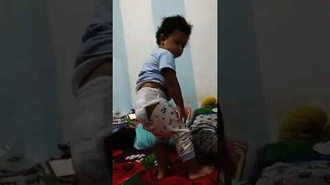 Belajar pakai celana, kaga bisa malah nangis.. #shorts #belajar #vlogbocil