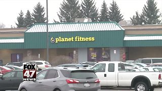 Woman robbed while working out at gym