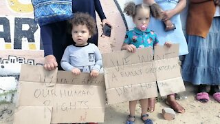 SOUTH AFRICA - Cape Town - Hangberg Clinic Picket (Video) (qsA)