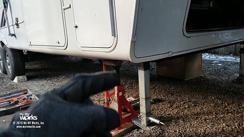 Remove Seized Fifth Wheel Landing Gear and Replace with Ultra Fab Jacks