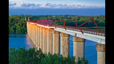 High Trestle Trail