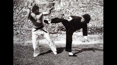 Cross kick Studio Film Bruce Lee Enter the Dragon