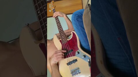 Around the World - Red Hot Chili Peppers (Bass cover)