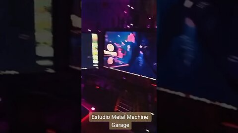 Estudios Metal Machine Garage