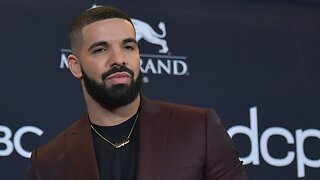 Drake Pays Tribute To Arya Stark During Billboard Awards Acceptance Speech