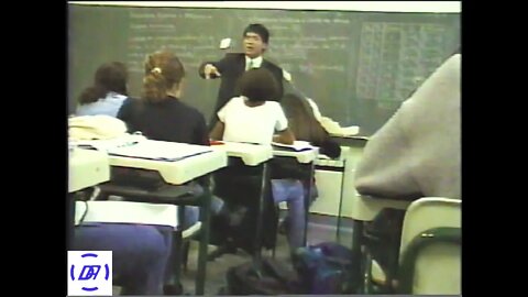 Professor Ricardo Morishita "Papo Cabeça" com Turma do 3º Mercadoloiga Turma C em 15/05/1998 VHS