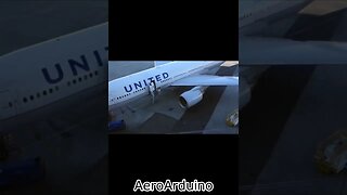 Massive United Airlines #B777 Escape Slide Shooting #Aviation #Fly #AeroArduino