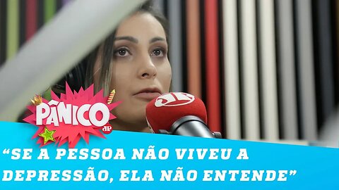 Andressa Urach se emociona: 'Se Deus não tivesse me resgatado, teria pulado do 7º andar'