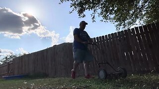 Mowing my lawn w/ an Earthwise 16 inch 7 blade #reelmower #viral #video #lawn #mowing #manual #push