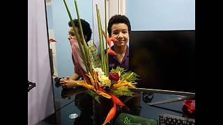 2 Minutes Flower Arrangement Challenge: Boy Made One that Melted His Mom's Heart On Mother's Day