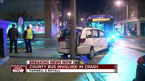 1 person hurt in bus vs. car crash overnight on Milwaukee's lower east side